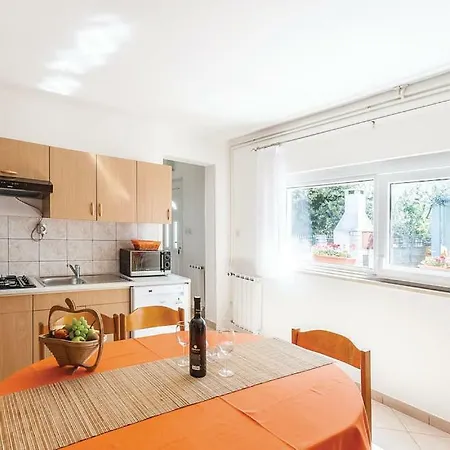 House Tanja Üdülőközpont Póla